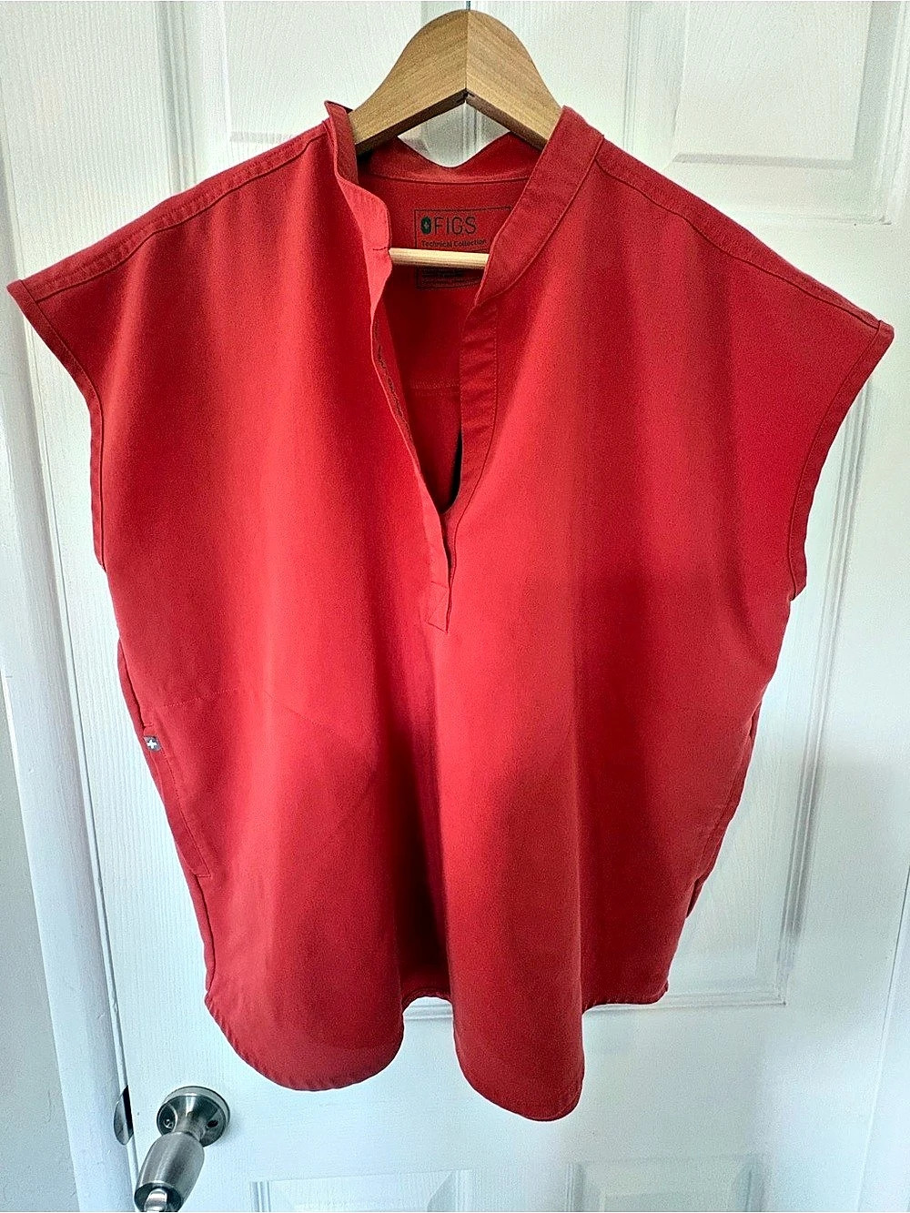 FIGS Rafaela Oversized Scrub Top Sleeveless Tunic Coral Large